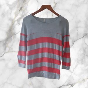 Robin K Women Pullover Sweater Size M Red Grey Striped Lightweight